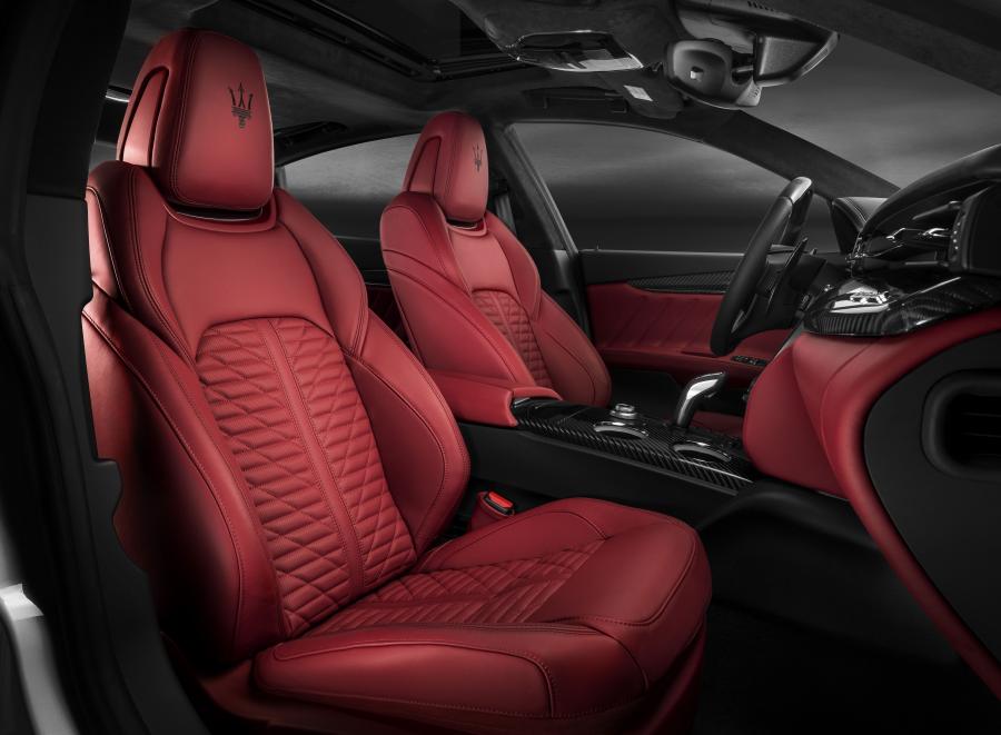 Интерьер Maserati Quattroporte GTS GranSport (M156) 2018 года  (NA) (фото 25 из 28)